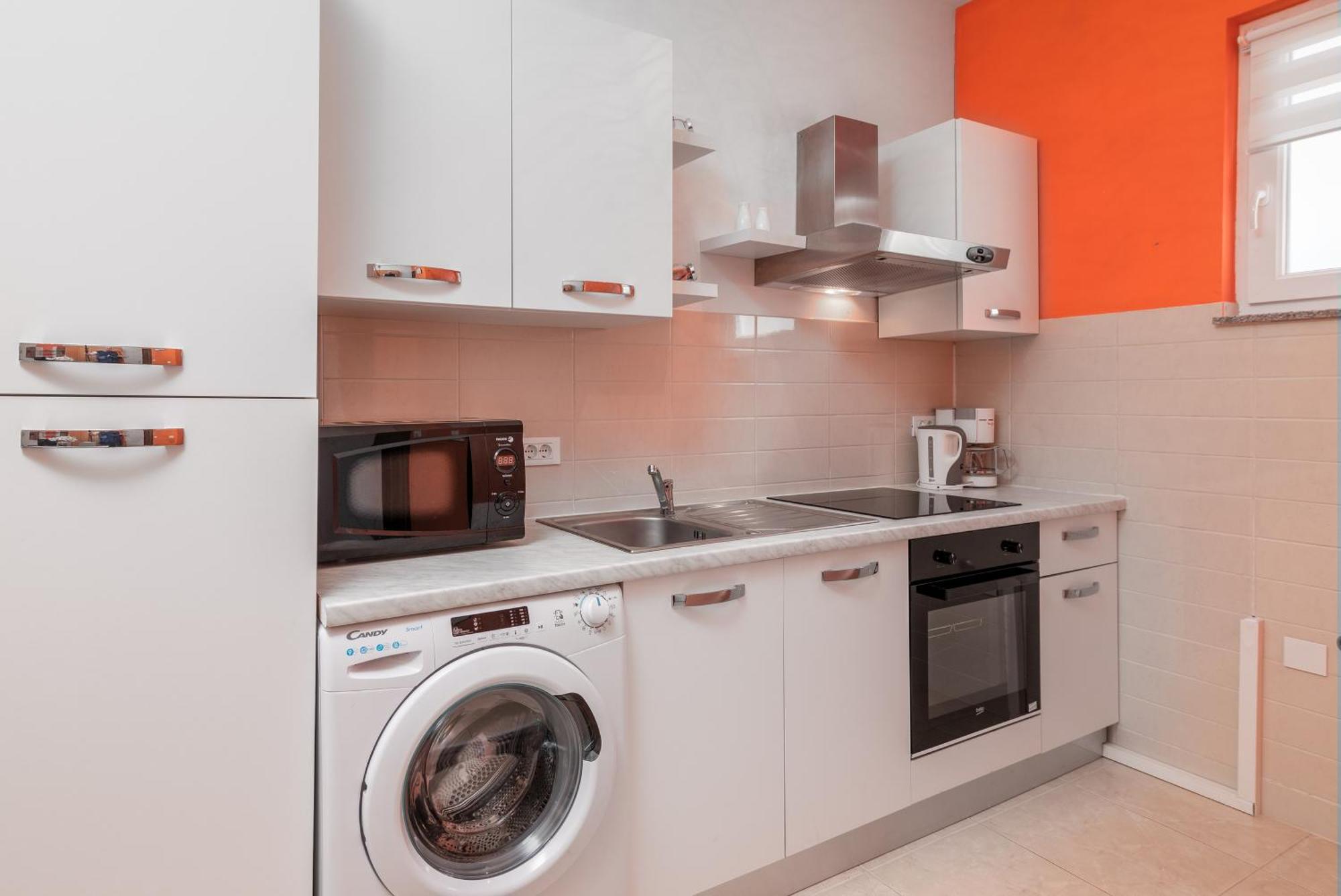 Family Friendly With A Swimming Pool - 21314 Apartment