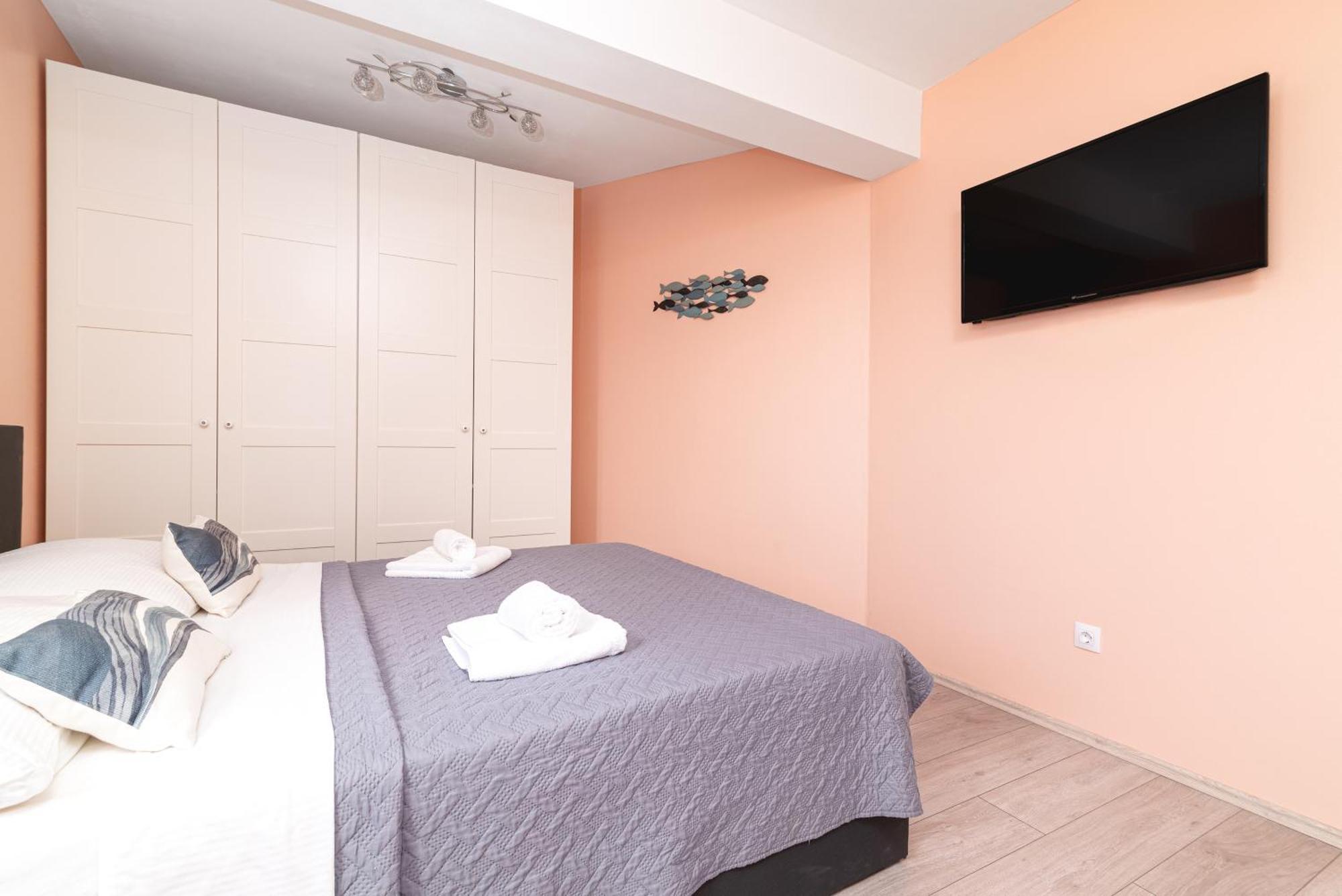 Family Friendly With A Swimming Pool - 21314 Apartment *