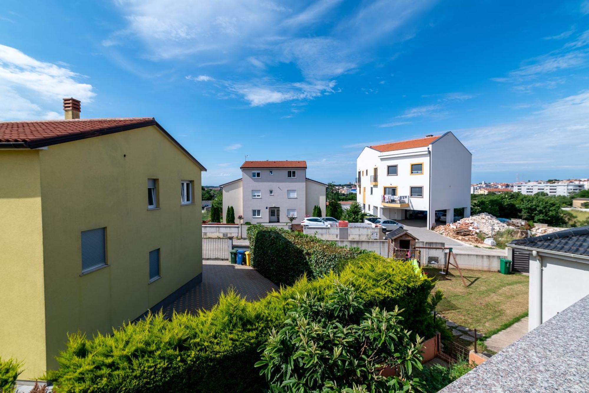 Family Friendly With A Swimming Pool - 21314